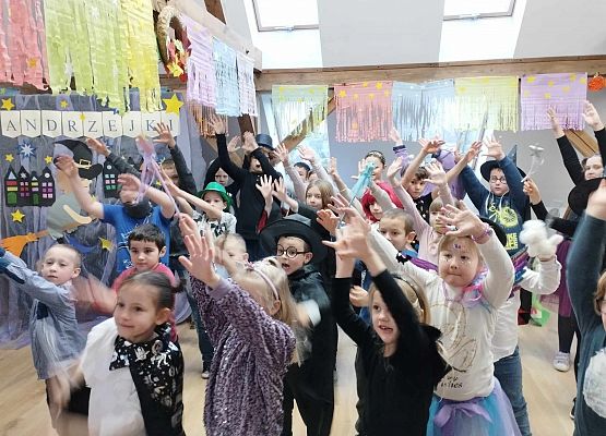 Grafika 12: „Święty Andrzej Ci ukaże, co Ci los przyniesie w darze”