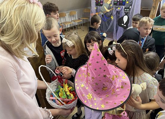 Grafika 16: „Święty Andrzej Ci ukaże, co Ci los przyniesie w darze”