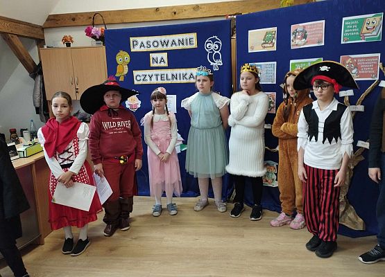 Grafika 3: Pasowanie na Czytelnika