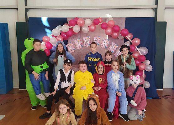 Grafika 15: Bal karnawałowy 2025