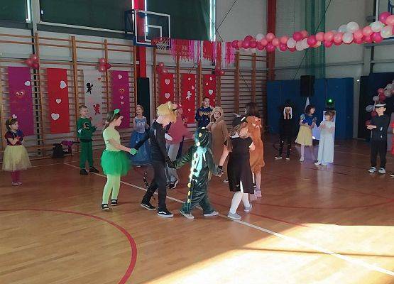 Grafika 11: Bal karnawałowy 2025