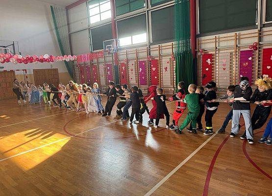 Grafika 21: Bal karnawałowy 2025