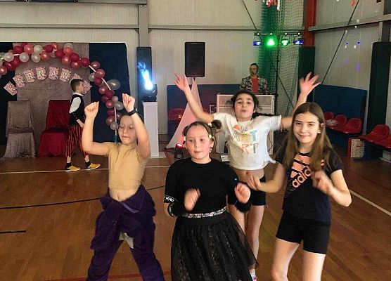 Grafika 7: Bal karnawałowy 2025