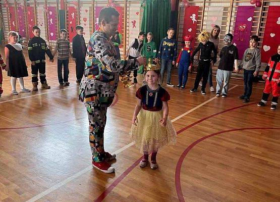 Grafika 26: Bal karnawałowy 2025