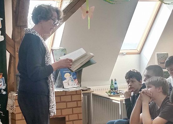 Grafika 3: Spotkanie z pisarką Renatą Piątkowską