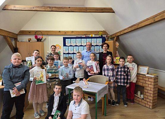 Grafika 12: Szkolny Konkurs „Pięknego Czytania”