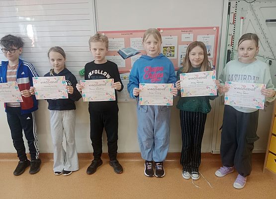 Grafika 12: Wiosenny Festiwal Kolorowanek w świetlicy szkolnej