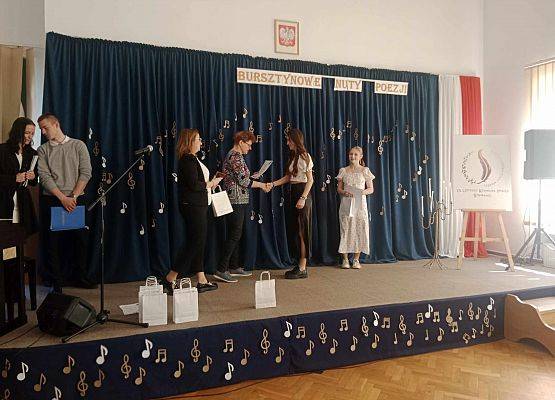 Grafika 2: IX Ustecki Konkurs Poezji Śpiewanej ,,Bursztynowe nuty poezji"