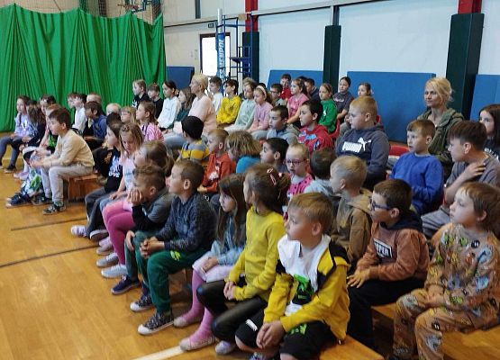 Grafika 2: Muzyczna podróż po świecie - koncert pt. ,,Tańce świata"