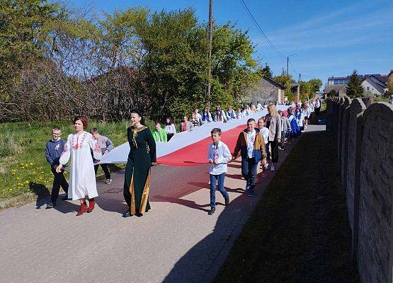 Grafika 13: Święto Flagi i Święto Konstytucji 3 Maja