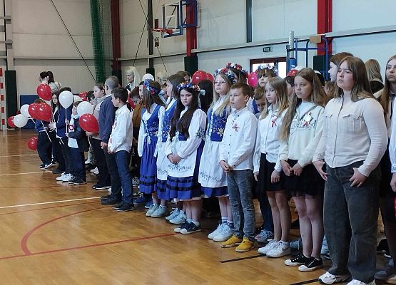 Grafika 4: Święto Flagi i Święto Konstytucji 3 Maja