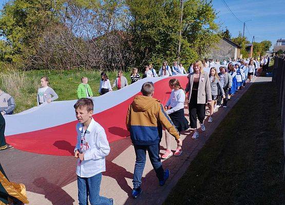 Grafika 14: Święto Flagi i Święto Konstytucji 3 Maja