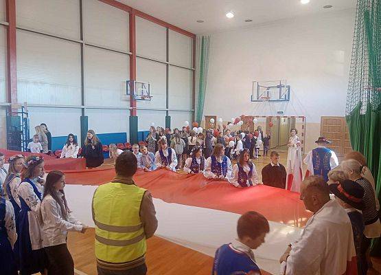 Grafika 28: Święto Flagi i Święto Konstytucji 3 Maja