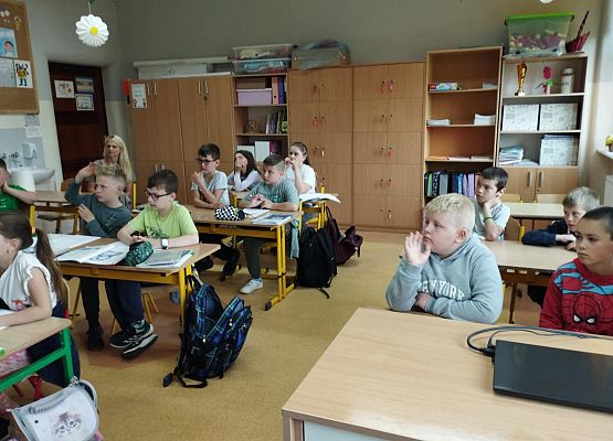 Grafika 6: Bezpieczne wakacje!