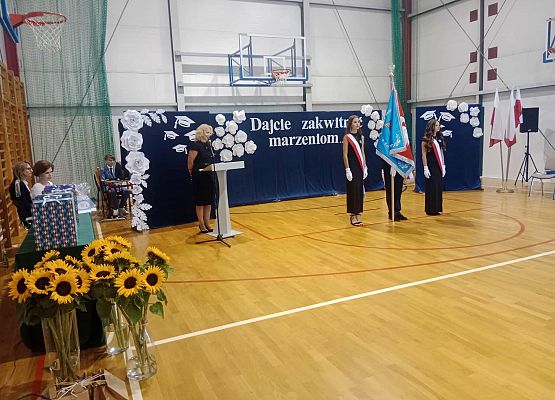 Grafika 2: Dajcie zakwitnąć marzeniom