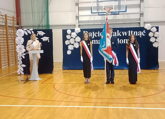 Grafika 1: Dajcie zakwitnąć marzeniom