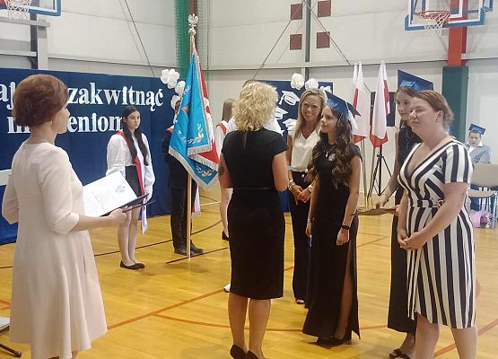 Grafika 11: Dajcie zakwitnąć marzeniom