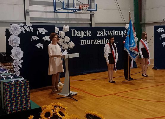 Grafika 4: Dajcie zakwitnąć marzeniom