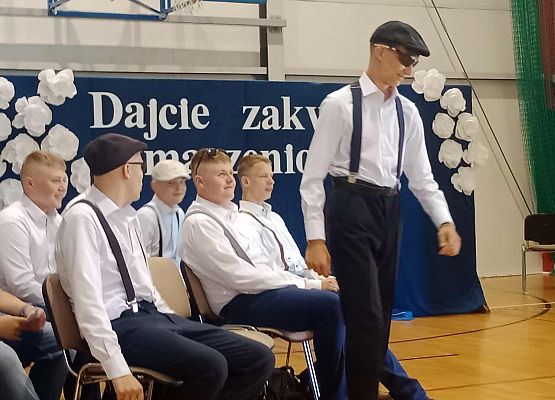 Grafika 24: Dajcie zakwitnąć marzeniom