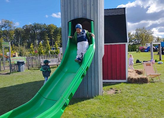 Grafika 10: Wycieczka na Farmę Alexa w Charbrowie koło Łeby