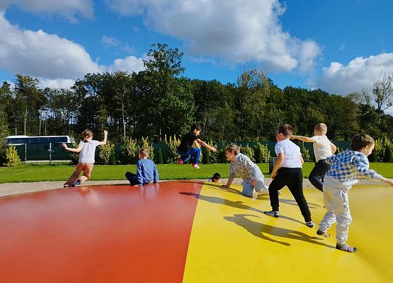 Grafika 11: Wycieczka na Farmę Alexa w Charbrowie koło Łeby