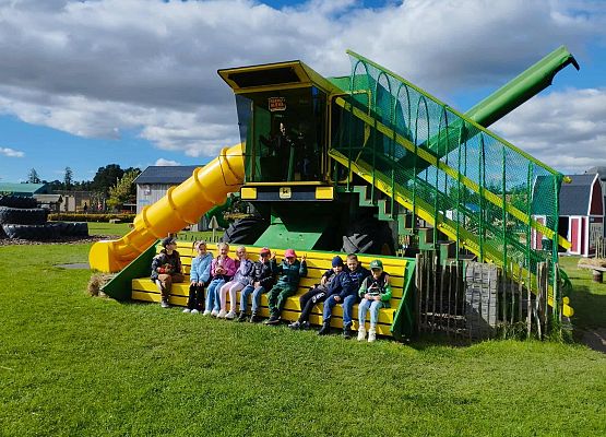 Grafika 7: Wycieczka na Farmę Alexa w Charbrowie koło Łeby