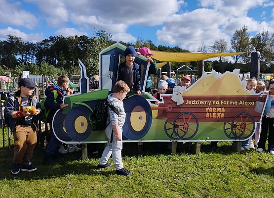 Grafika 5: Wycieczka na Farmę Alexa w Charbrowie koło Łeby