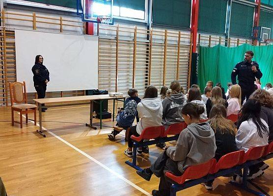 Grafika 7: Tydzień o Przeciwdziałaniu Przemocy Rówieśniczej