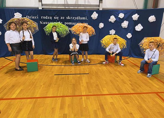 Grafika 24: Dzień Edukacji Narodowej w naszej szkole