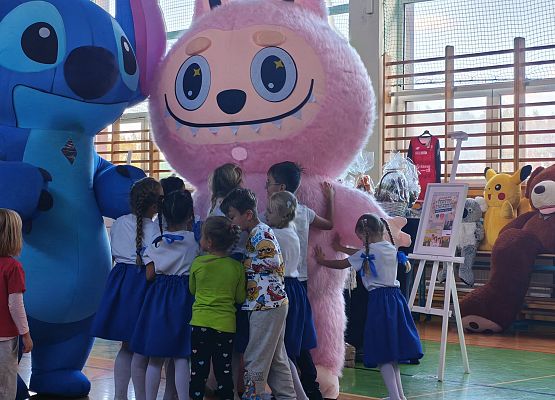 Grafika 11: Nasi uczniowie na festynie charytatywnym dla Mateusza