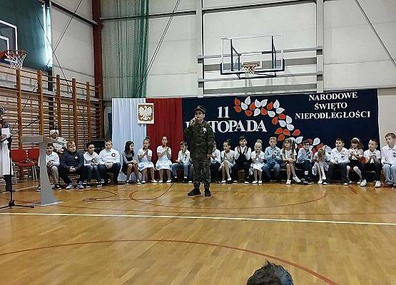 Grafika 21: Apel z okazji Narodowego Święta Niepodległości