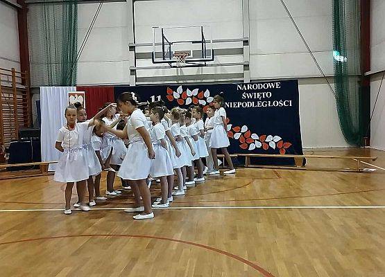 Grafika 2: Apel z okazji Narodowego Święta Niepodległości