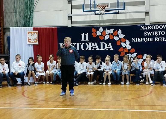 Grafika 7: Apel z okazji Narodowego Święta Niepodległości