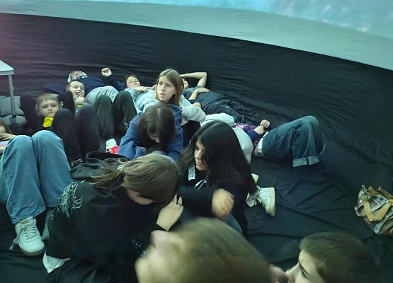 Grafika 4: Kino Sferyczne