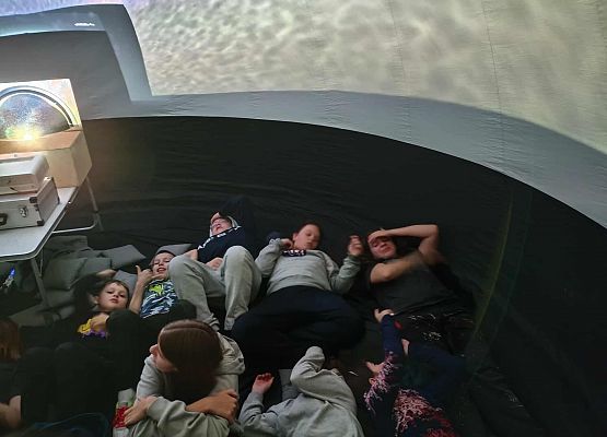 Grafika 2: Kino Sferyczne