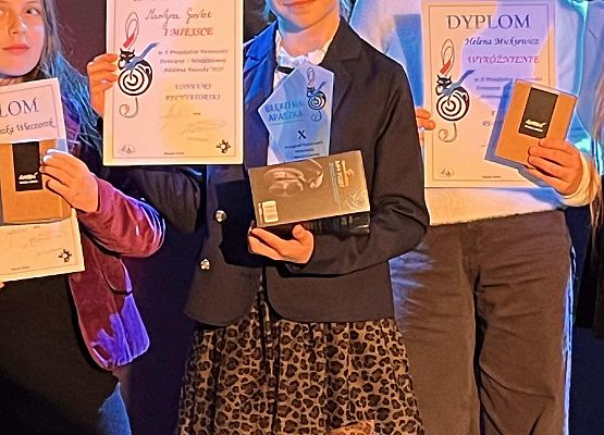 Grafika 12: Sukces uczniów naszej szkoły w X Przeglądzie Twórczości Dziecięcej i Młodzieżowej „Błękitna Apaszka”