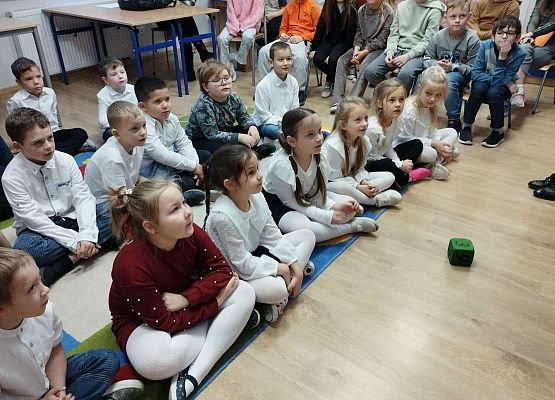 Grafika 5: Pasowanie na Świetliczaka