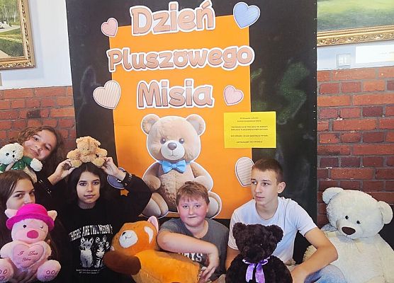 Grafika 15: Światowy Dzień Pluszowego Misia