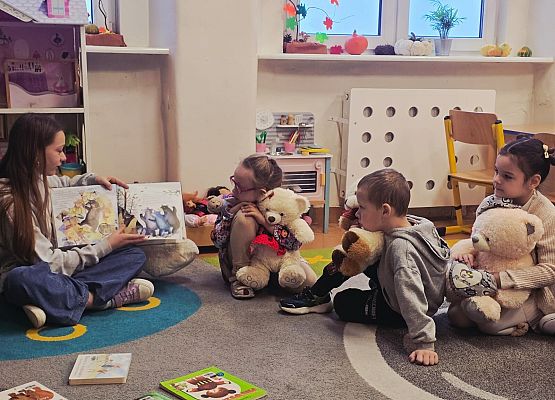 Grafika 2: Światowy Dzień Pluszowego Misia