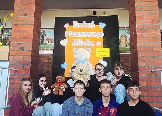 Grafika 11: Światowy Dzień Pluszowego Misia