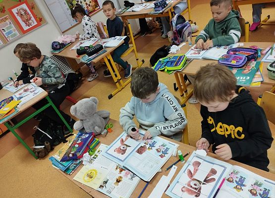 Grafika 18: Światowy Dzień Pluszowego Misia