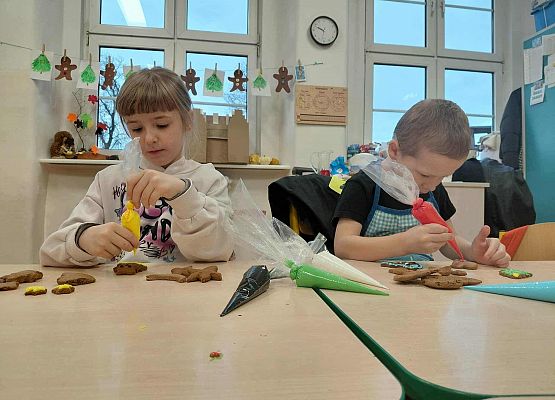 Grafika 16: Szkoła z piernika – słodkie warsztaty pełne magii