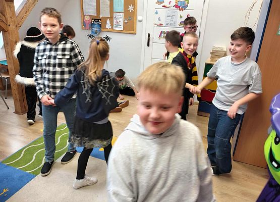 Grafika 12: Andrzejkowe wróżby