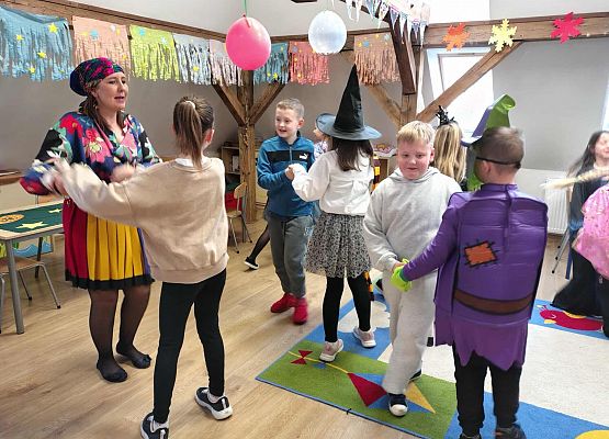 Grafika 11: Andrzejkowe wróżby