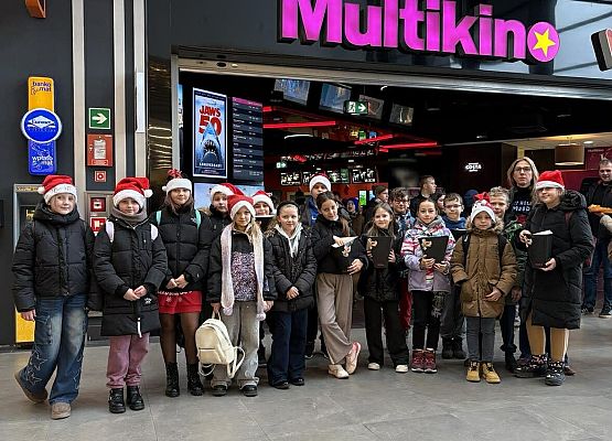 Grafika 2: Mikołajkowa wycieczka klas IV - VIII do Multikina