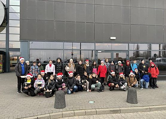 Grafika 3: Mikołajkowa wycieczka klas IV - VIII do Multikina