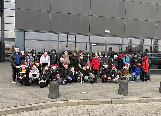 Grafika 4: Mikołajkowa wycieczka klas IV - VIII do Multikina