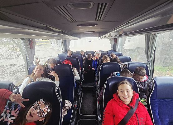 Grafika 5: Mikołajkowa wycieczka klas IV - VIII do Multikina