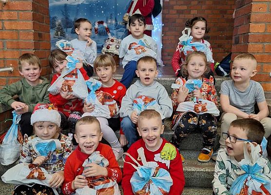 Grafika 1: Mikołajki w Szkole Podstawowej w Zaleskich