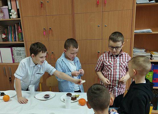 Grafika 4: Spotkania wigilijne w klasach I-III